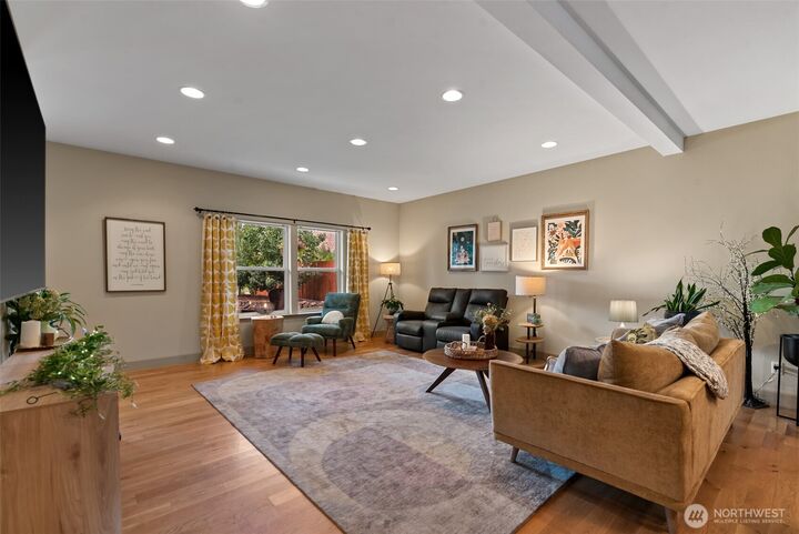 Property Photo:  104  35th Street NW  WA 98802 