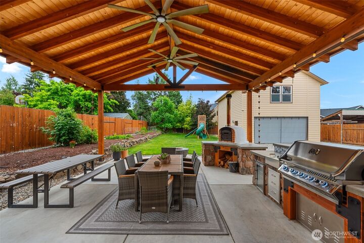 Property Photo:  104  35th Street NW  WA 98802 