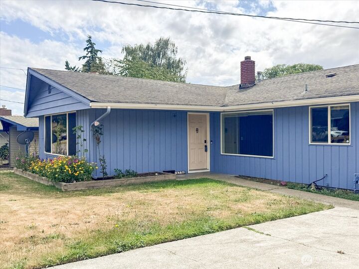 Property Photo:  475 SE Pasek Street  WA 98277 