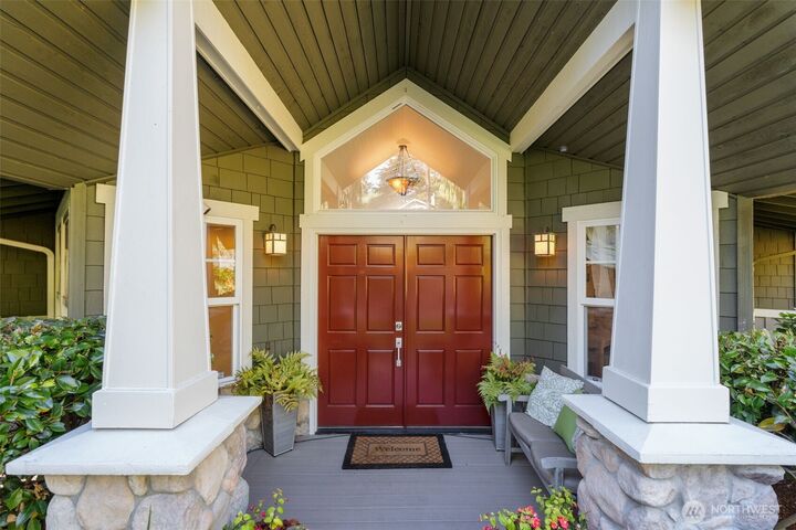 Property Photo:  1907  2nd Street  WA 98033 