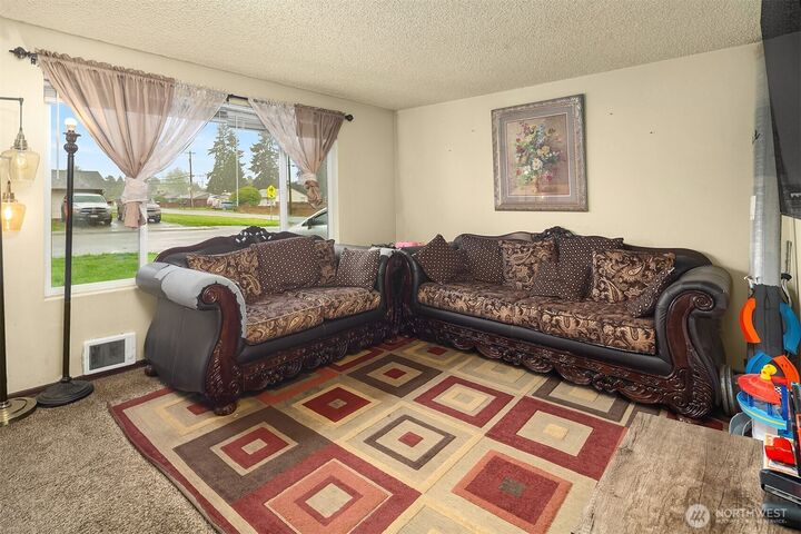 Property Photo:  9226  Sharon Drive  WA 98204 