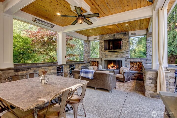 Property Photo:  14423 SE 89th Place  WA 98059 