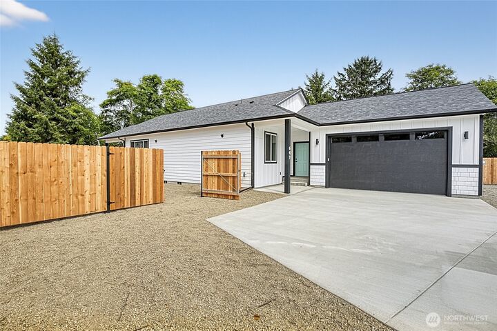 Property Photo:  647  Skamokawa Court SE  WA 98569 