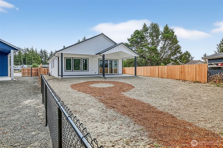 Property Photo:  647  Skamokawa Court SE  WA 98569 