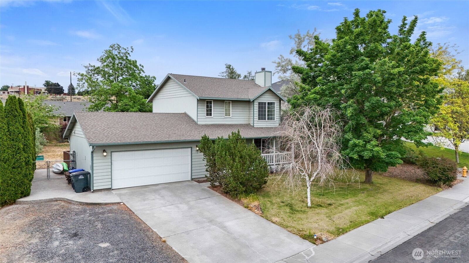 Property Photo: 1529 S James Avenue WA 98837
