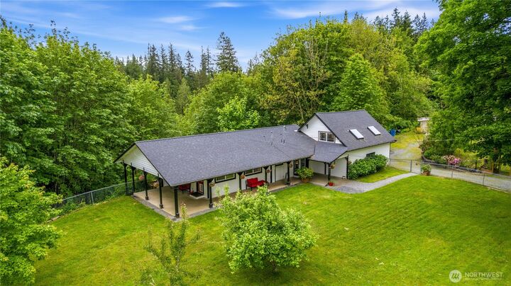 Property Photo: 24522 Cromwell Road WA 98272