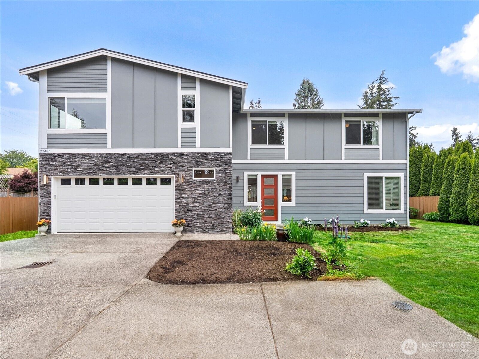 Property Photo: 22407 96th Avenue W WA 98020