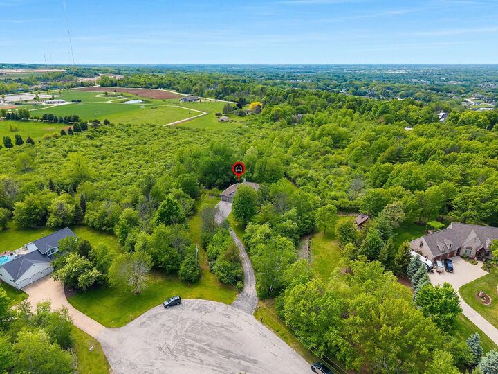 Property Photo: 4410 Flagstone Court WI 54115-9240