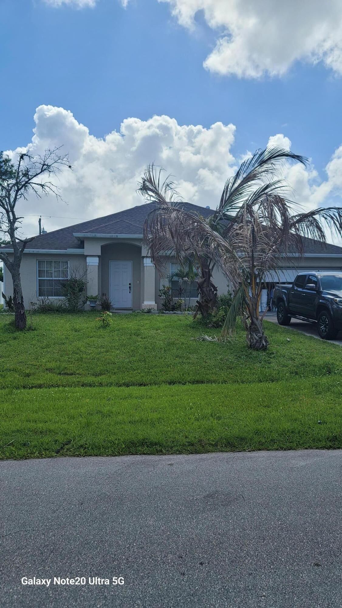 Property Photo:  1386 SE Proctor Lane  FL 34983 
