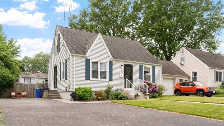 Property Photo:  162 Thatcher Street  RI 02916 