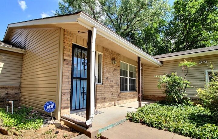 Property Photo:  1218 N Wild Turkey Dr  KS 67037 