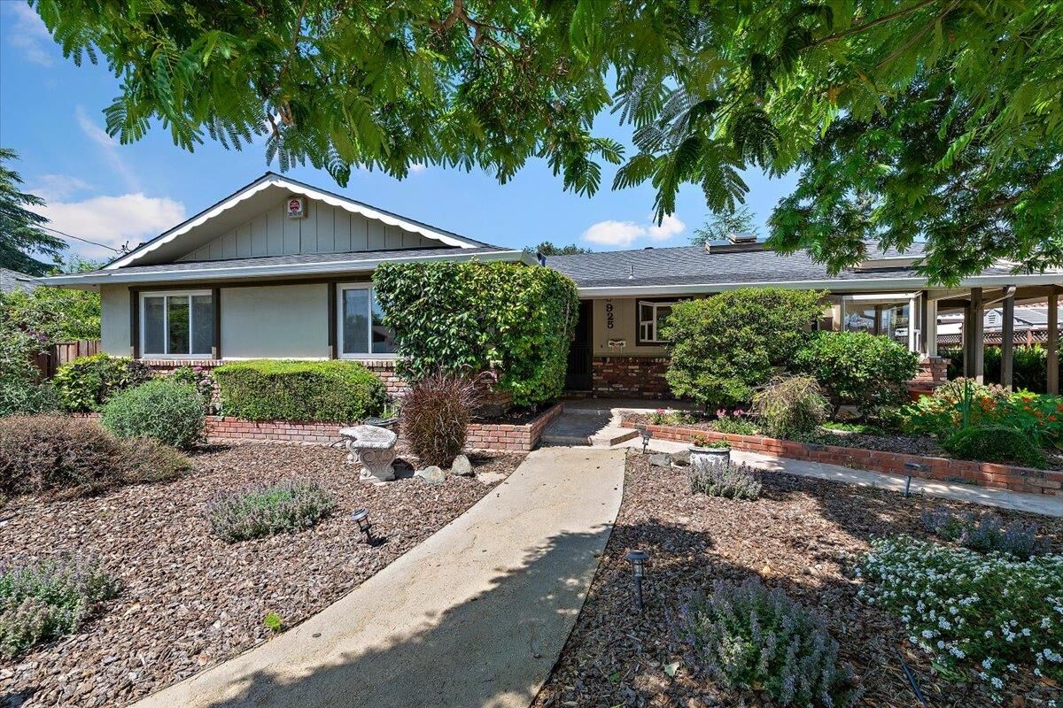 Property Photo:  925 South Baywood Avenue  CA 95128 
