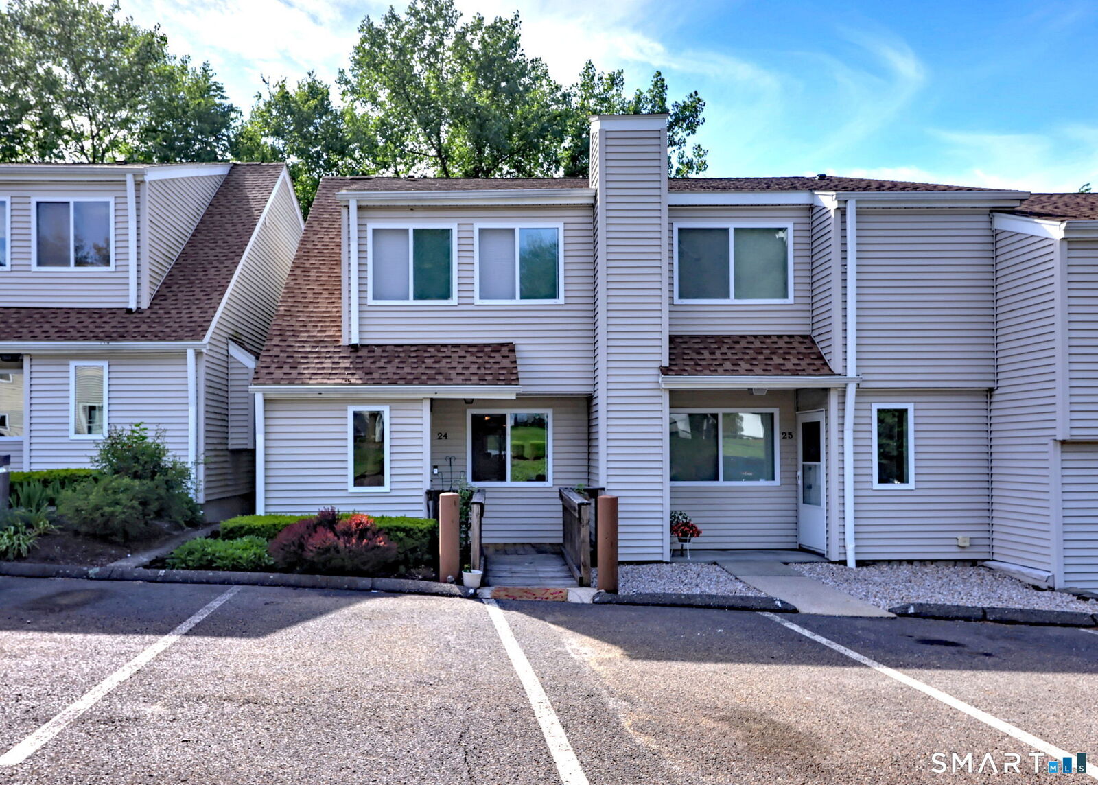 Property Photo:  24 Winesap Court 24  CT 06401 