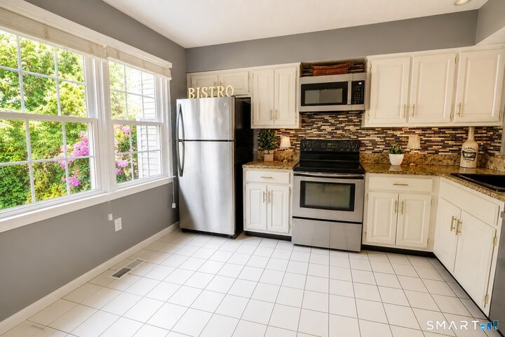 Property Photo:  55 Mill Plain Road 6-7  CT 06811 