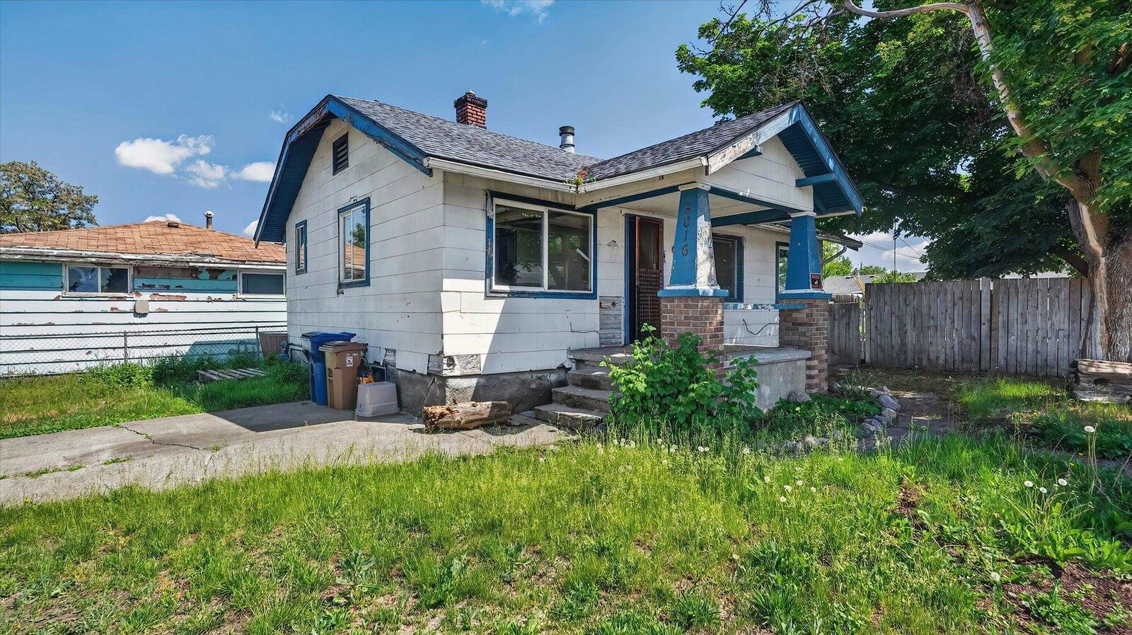 Property Photo:  5016 N Lidgerwood St  WA 99207 
