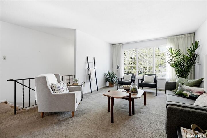 Property Photo:  1901 William Avenue  SK S7J 1A1 