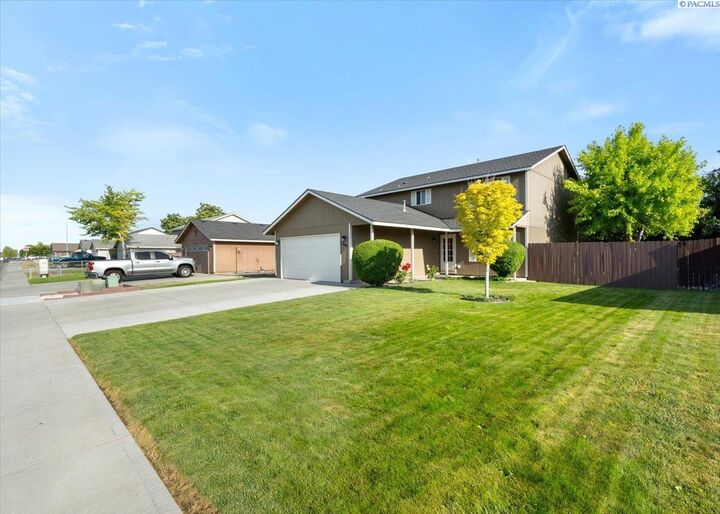 Property Photo: 6104 Fenway Dr WA 99301