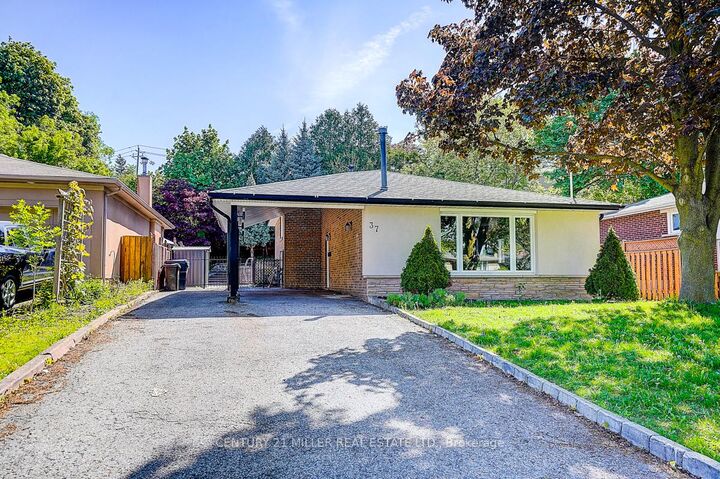 Property Photo:  37 Dallington Drive  ON M2J 2G4 