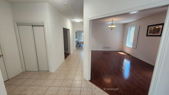 Property Photo: 73 Eakin Mill Road ON L6E 1N9