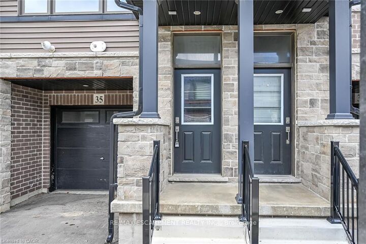 Property Photo: 120 Court Drive 35 ON N3L 0N2