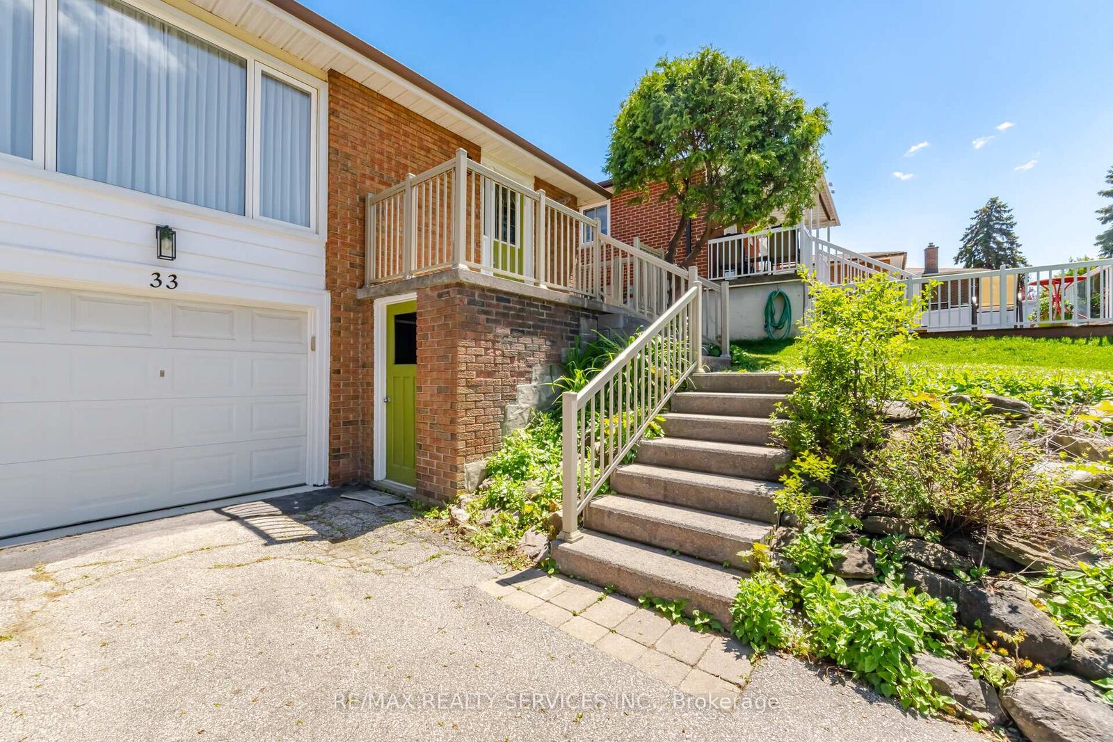 Property Photo: 33 Hesp Drive ON L7E 2R5