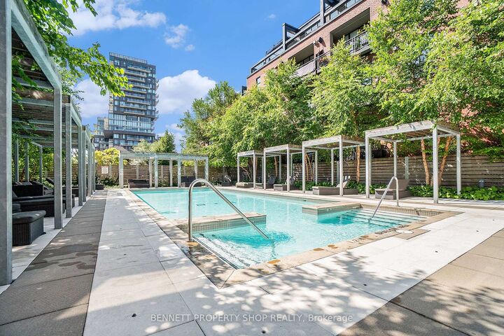 Property Photo: 360 McLeod Street 507 ON K2P 1A9