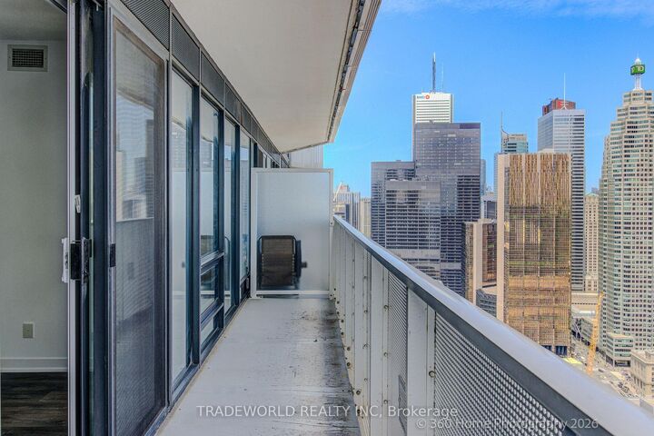 Property Photo: 100 Harbour Street 4706 ON M5J 0B5
