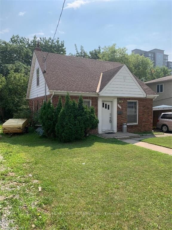 Property Photo: 342 King St N Street N ON N2J 2Z2
