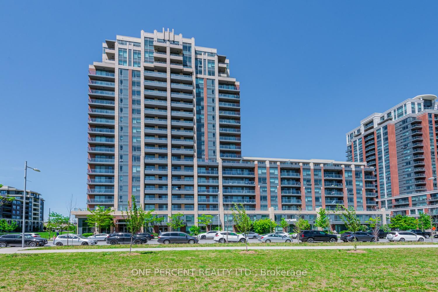 Property Photo:  18 Uptown Drive 705  ON L3R 5M5 