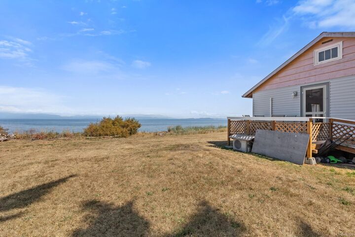 Property Photo: 1494 Wilkinson Rd BC V9M 4B3