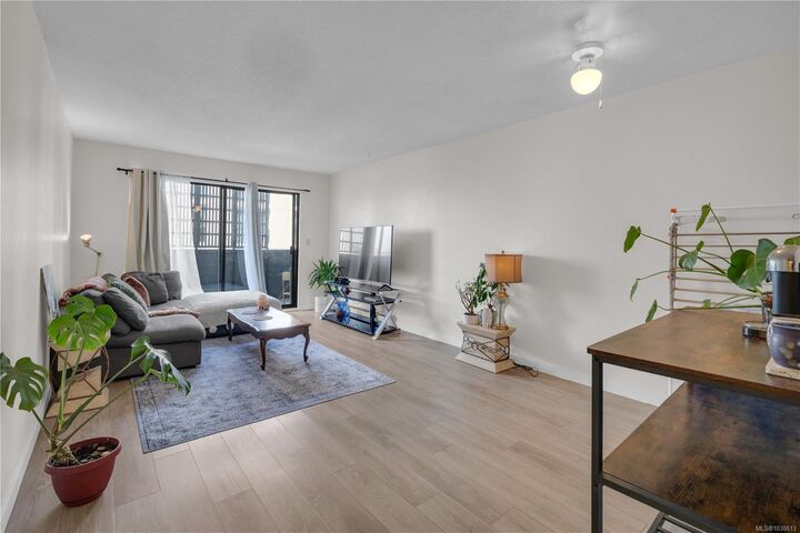 Property Photo: 755 Hillside Ave #408 BC V8T 5B3