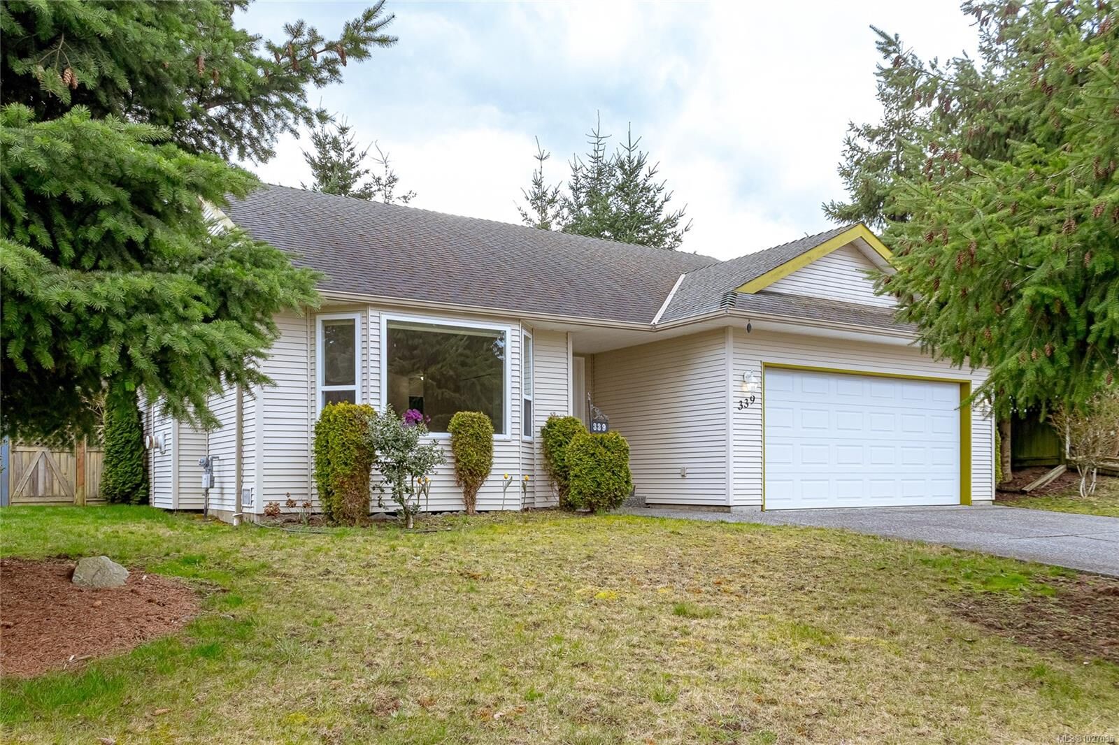 Property Photo:  339 Rheumer Cres  BC V9P 2T8 