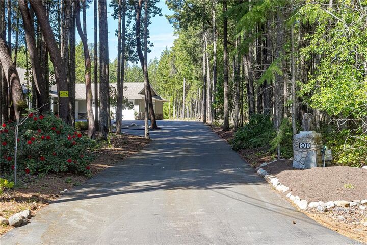 Property Photo: 900 Rivers Edge Dr BC V9P 9L6