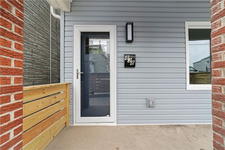 Property Photo:  838 Eureka St  PA 15210 