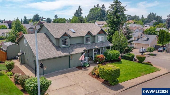 Property Photo: 2734 Cindercone Ct SE OR 97306