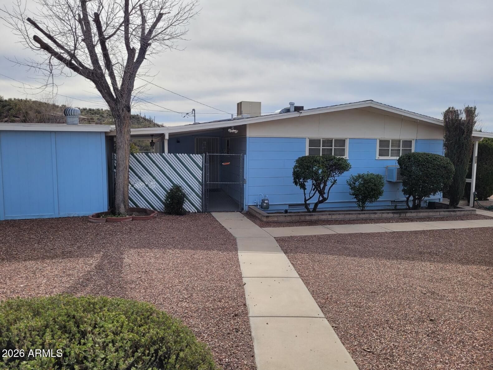 Property Photo:  600 El Recreo Court  AZ 85390 