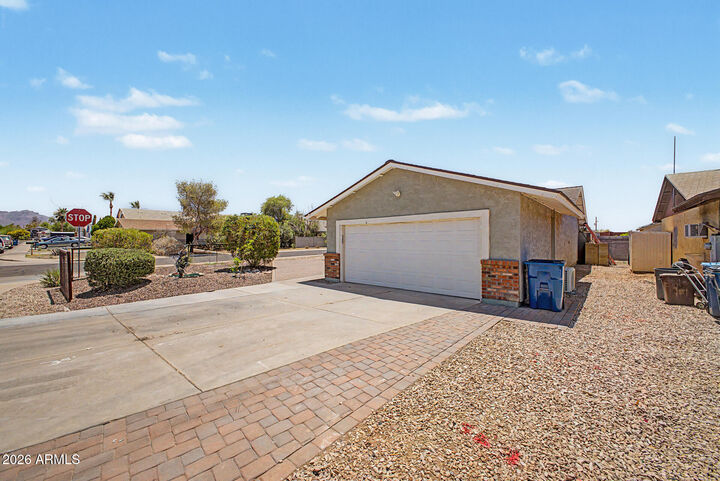 Property Photo: 717 W Datil Avenue AZ 85120
