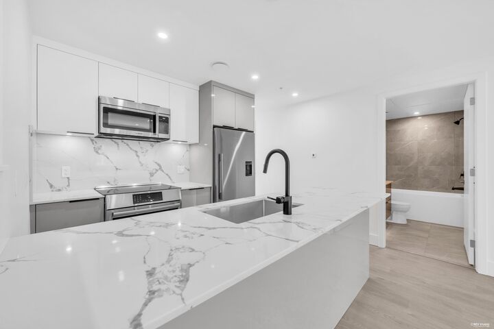 Property Photo: 2260 E 1st Avenue BC V5N 0K2