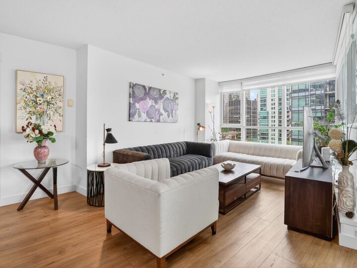 Property Photo: 1189 Melville Street 801 BC V6E 4T8