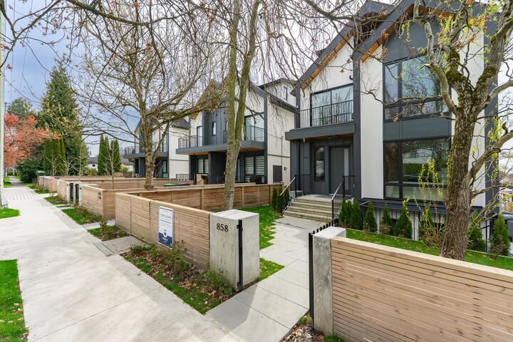 Property Photo: 858 W 64th Avenue BC V6B 2L4