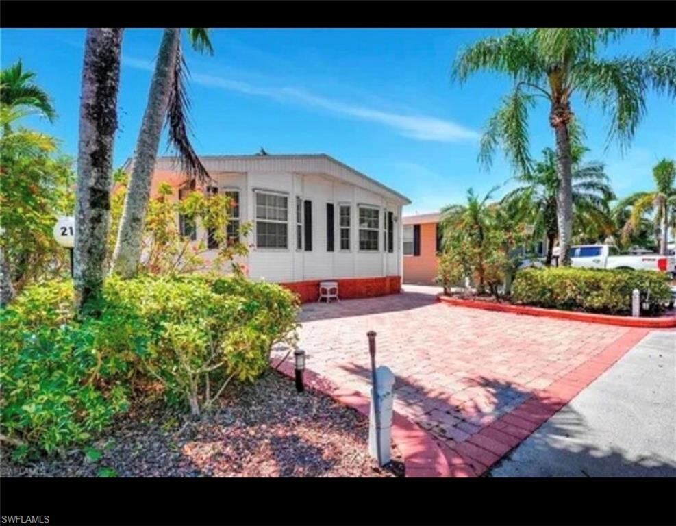 Property Photo: 2116 Crystal Lake Dr FL 34120