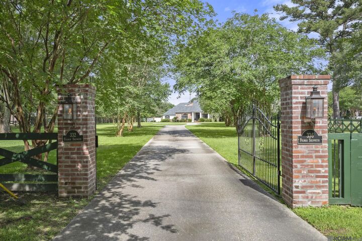 Property Photo: 332 & 336 Fulwar Skipwith Rd LA 70810