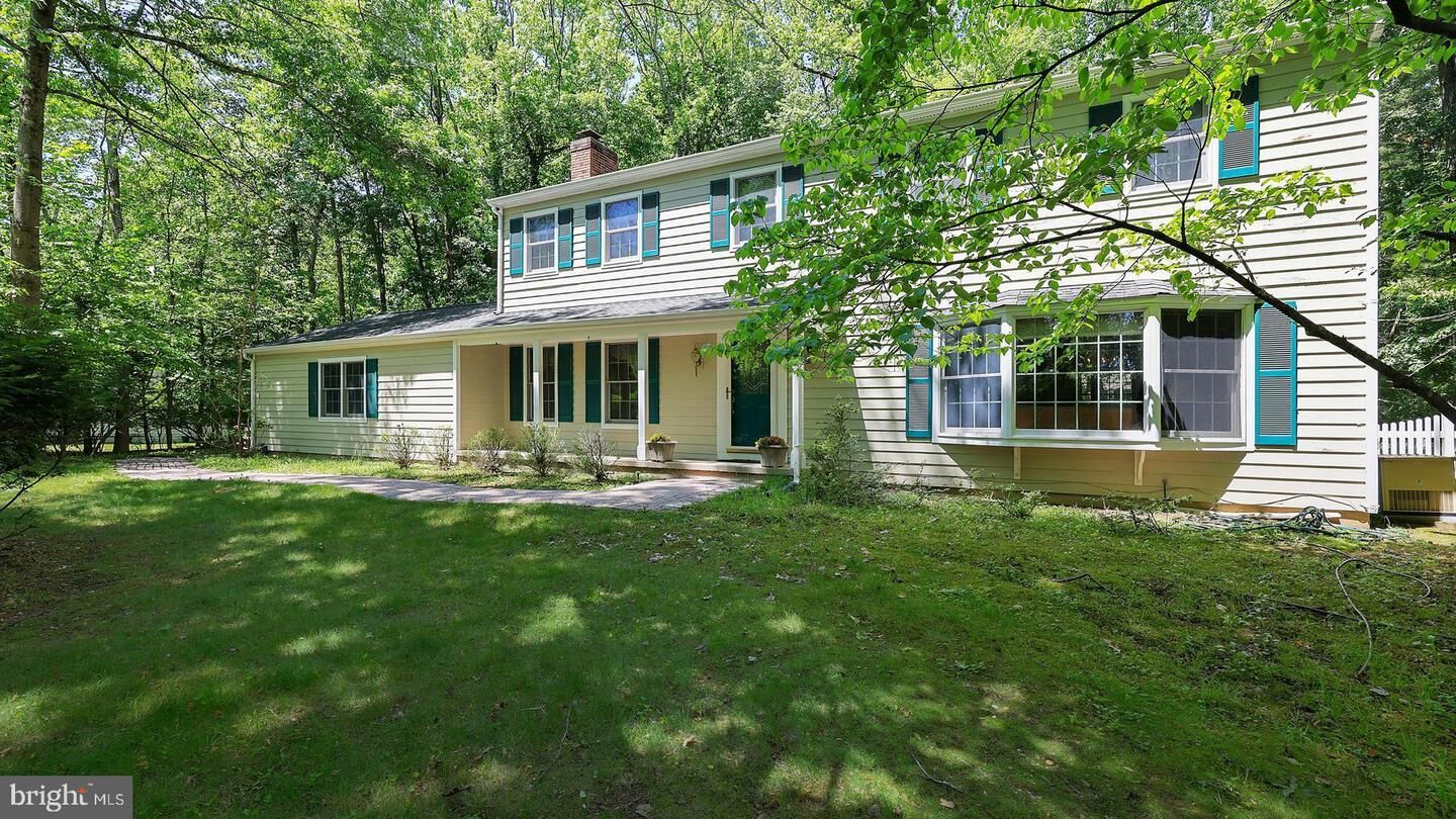 Property Photo:  9 Jill Drive  NJ 08550 
