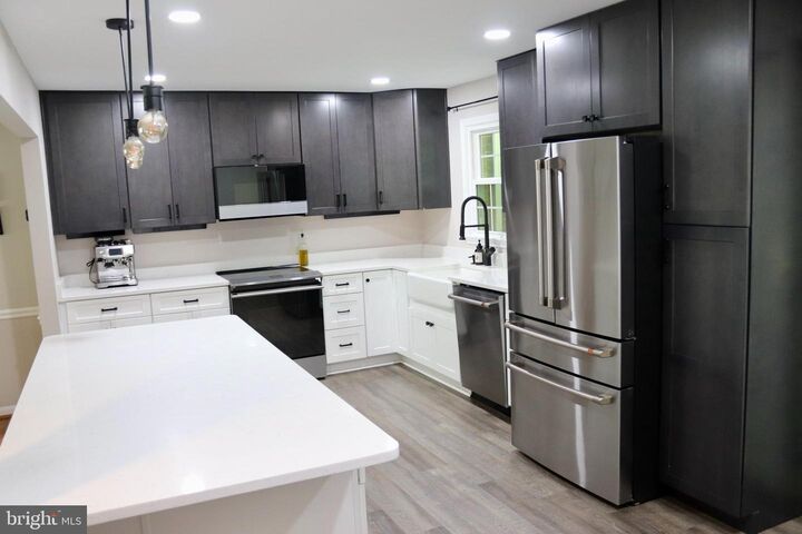 Property Photo:  11533 Pine Cone Court  VA 20191 