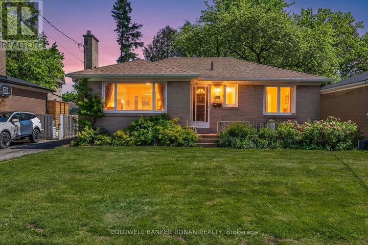 Property Photo:  48 Cartier Crescent  ON L4C 2N2 