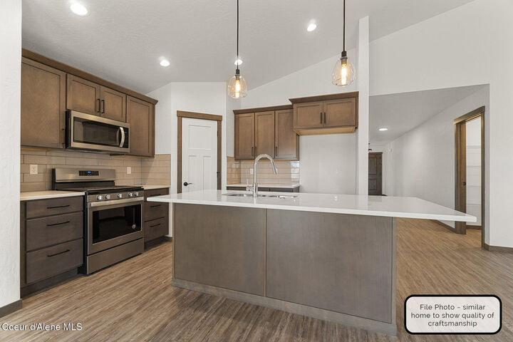 Property Photo: Lt 6 Blk 3 E Valley St S ID 83822