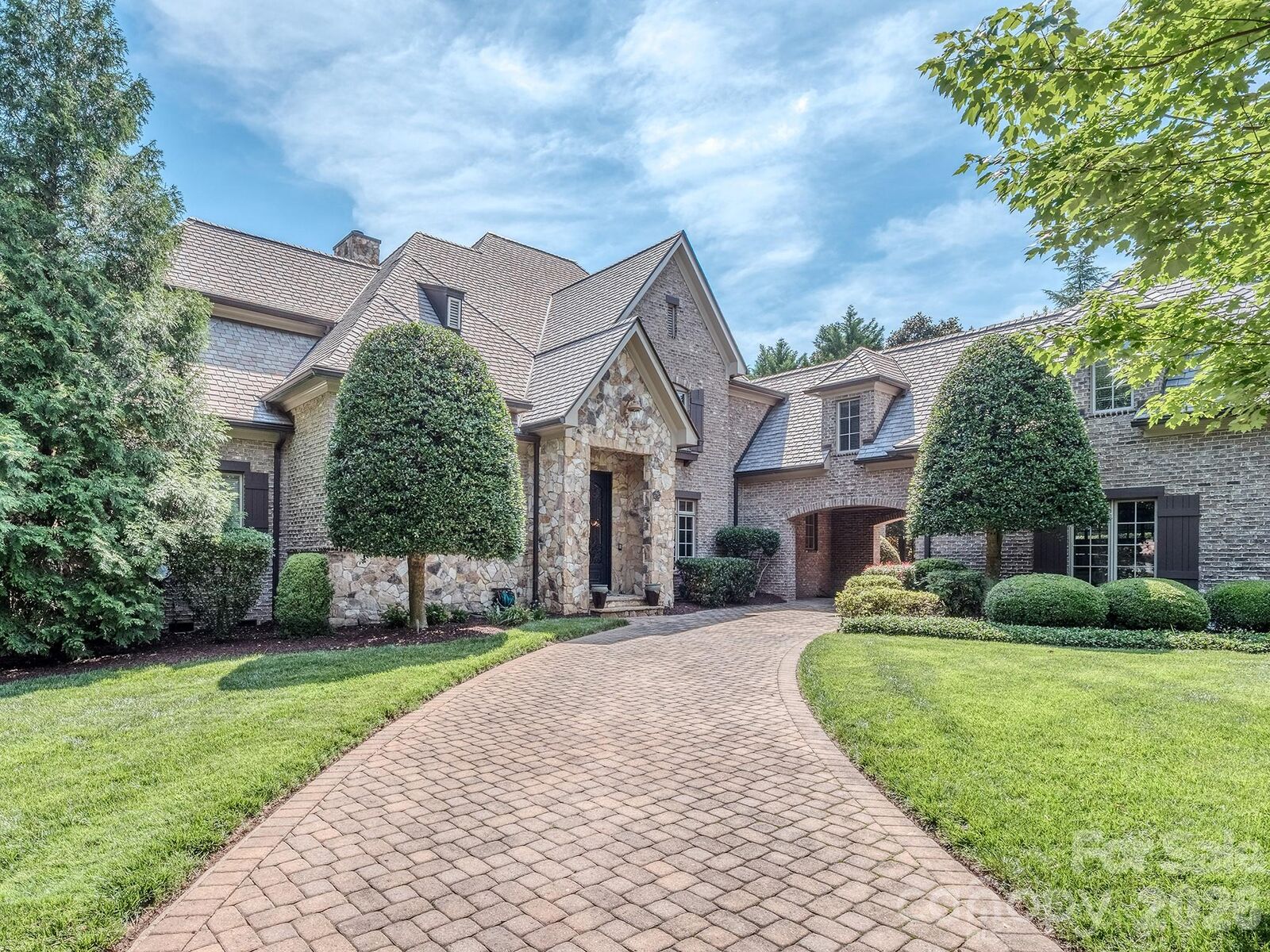 Property Photo:  405 Eagle Bend Drive  NC 28173 