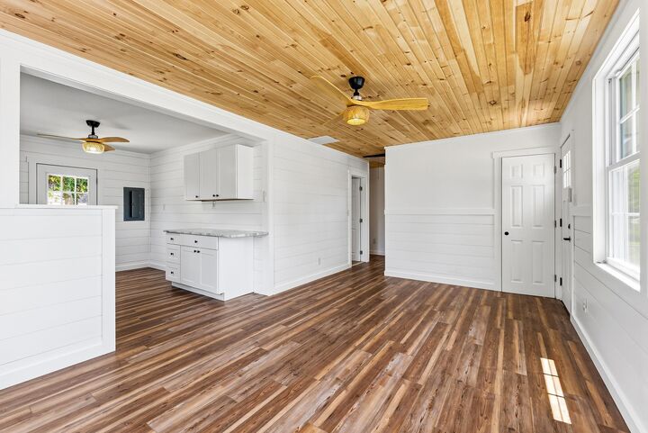Property Photo:  239 E Delaware  NJ 08251 
