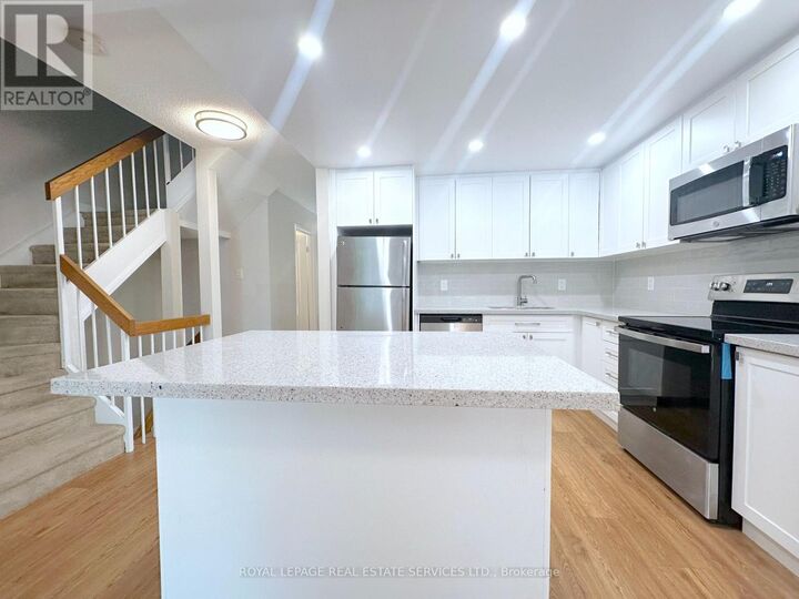 Property Photo: 6310F Battleford Road ON L5N 4E3