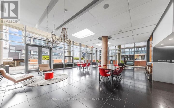 Property Photo:  21 Widmer Street 3706  ON M5V 0B8 